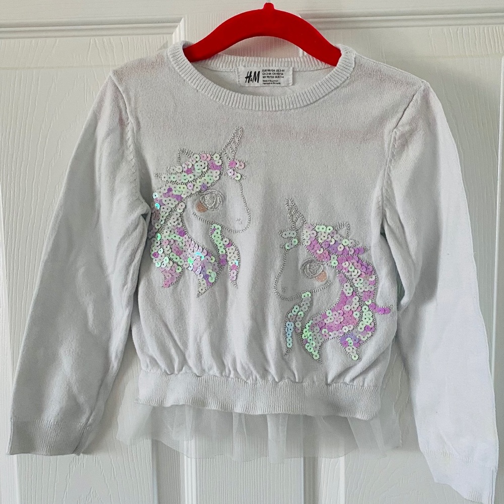 2T girl h&m sweater, white with silver unicorn sequins